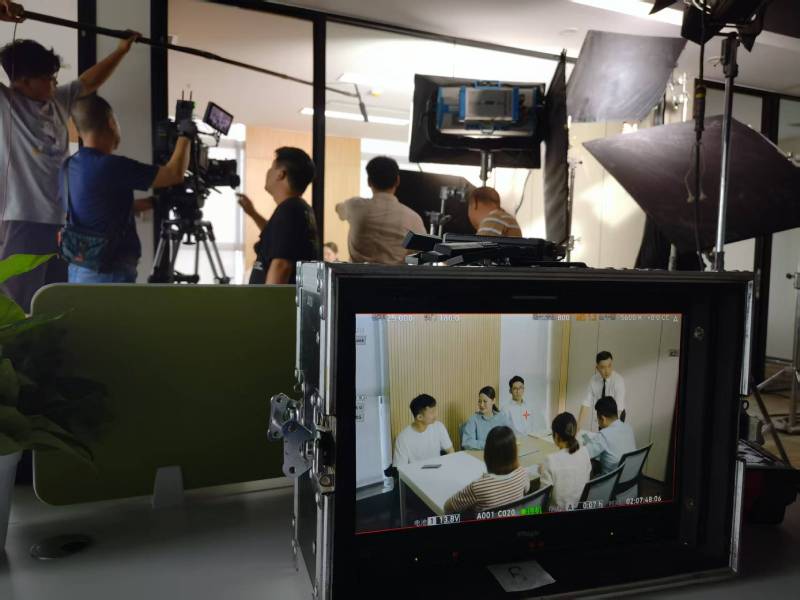 资溪县TVC拍摄公司：科技产品视觉化大师，诠释未来感与功能美学